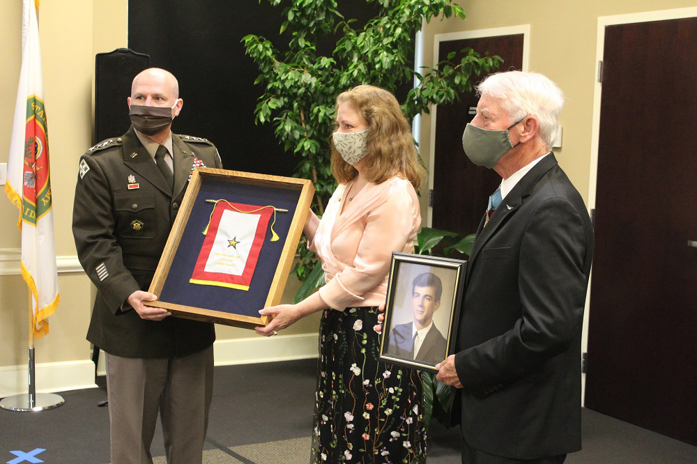 Vets awards 6 Gold Star family of David Robert Kink2